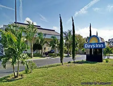 Days Inn By Wyndham Sarasota Bay 3*,